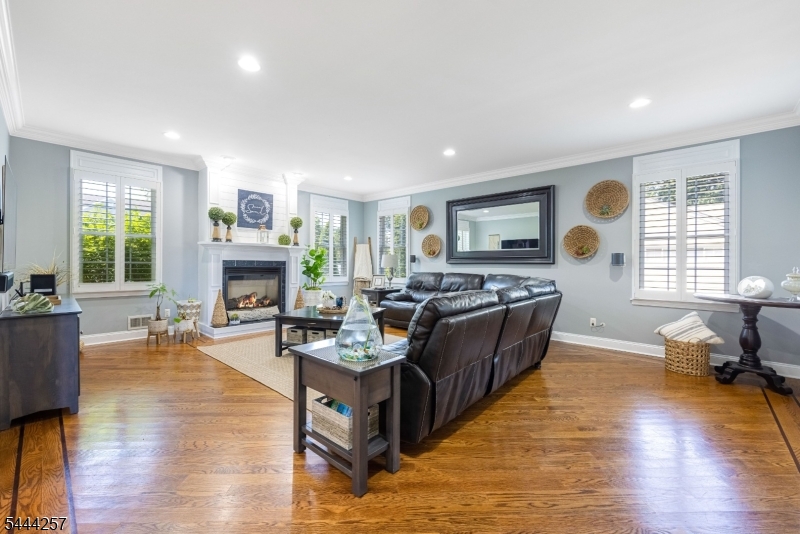 8 Ferndale Pl
