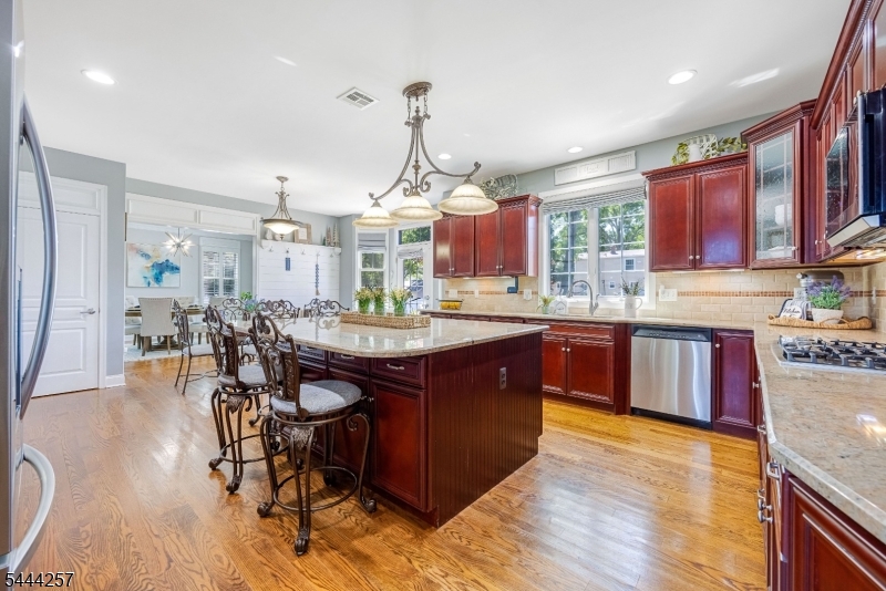 8 Ferndale Pl