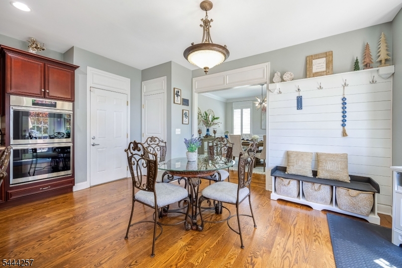 8 Ferndale Pl