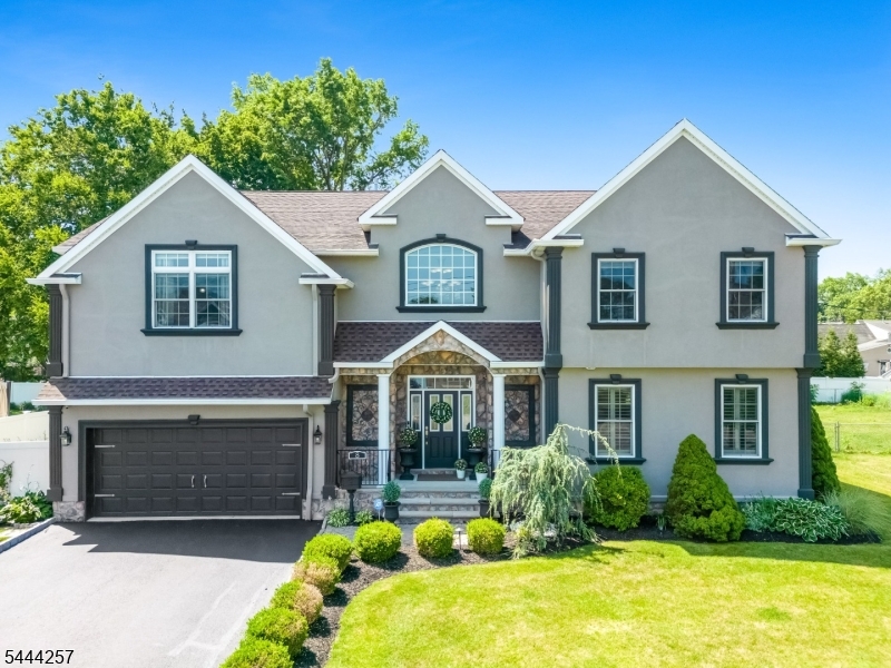 8 Ferndale Pl