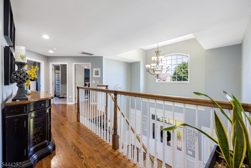 8 Ferndale Pl