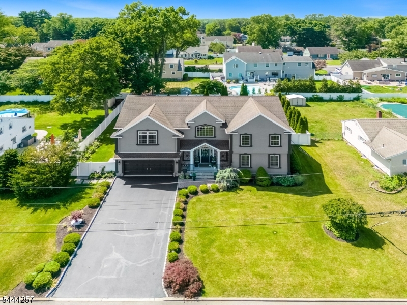 8 Ferndale Pl