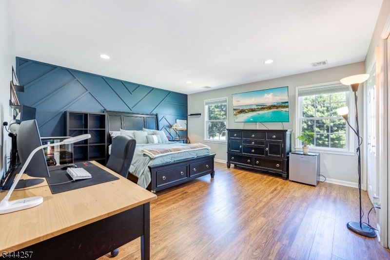 8 Ferndale Pl