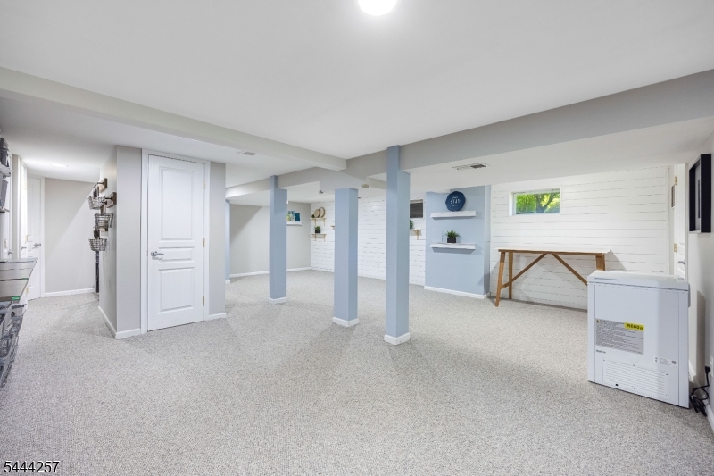 8 Ferndale Pl