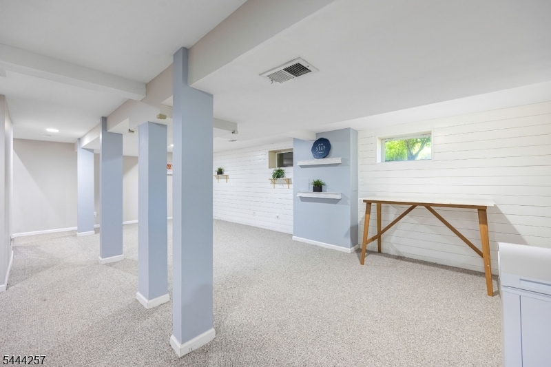 8 Ferndale Pl
