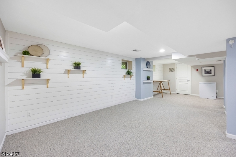 8 Ferndale Pl