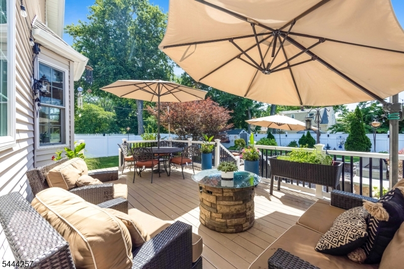 8 Ferndale Pl