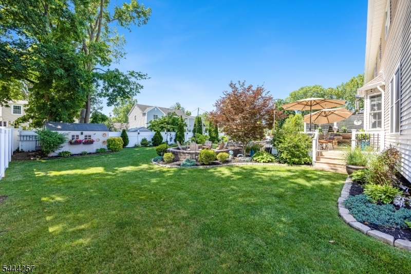 8 Ferndale Pl