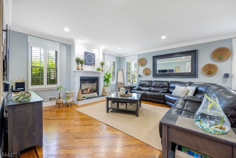 8 Ferndale Pl