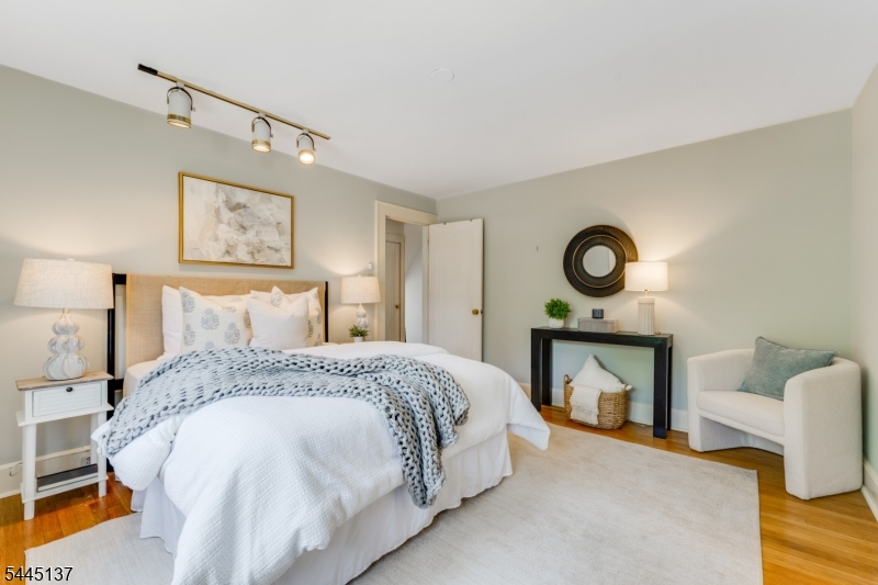 7 Bradford Ave