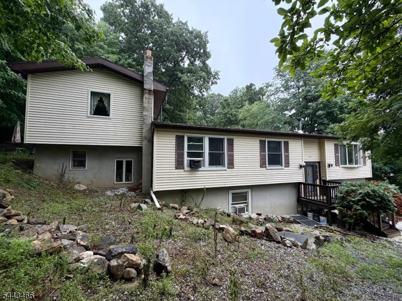 120 Barry Dr N