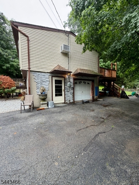 120 Barry Dr N
