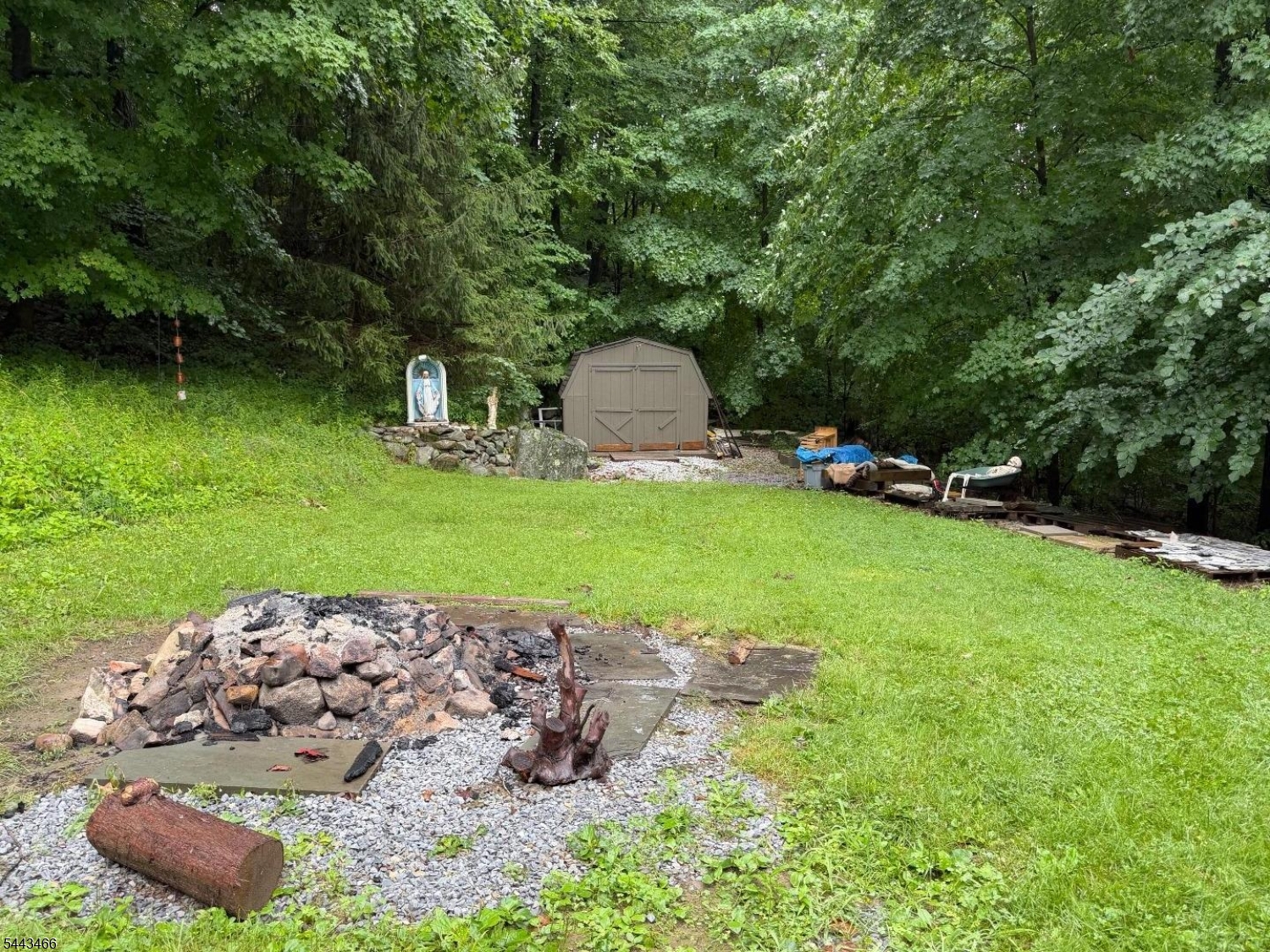 120 Barry Dr N