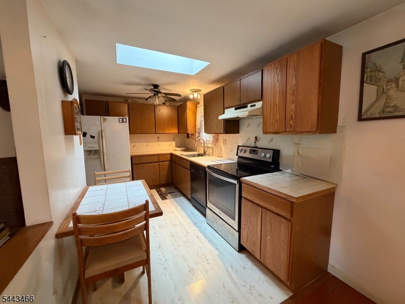 120 Barry Dr N