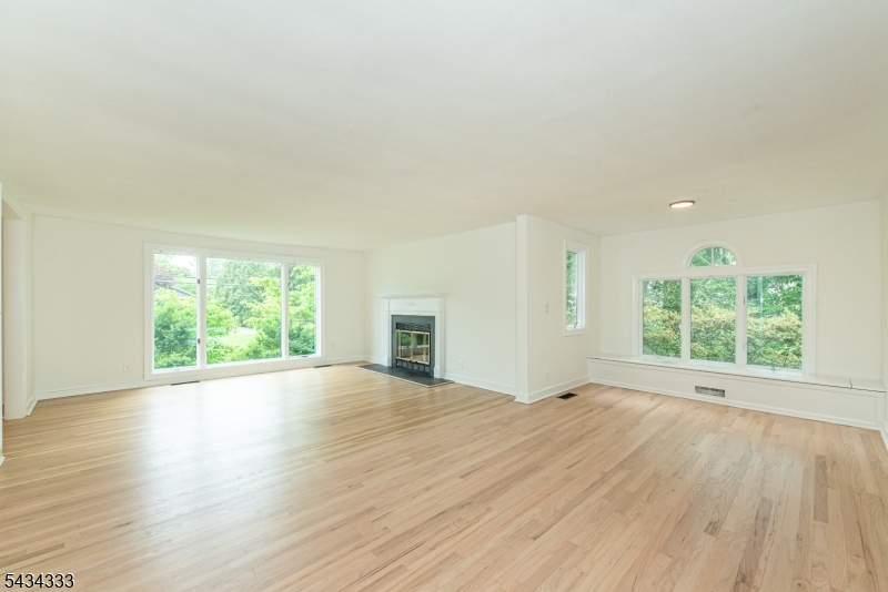 163 Sand Spring Rd