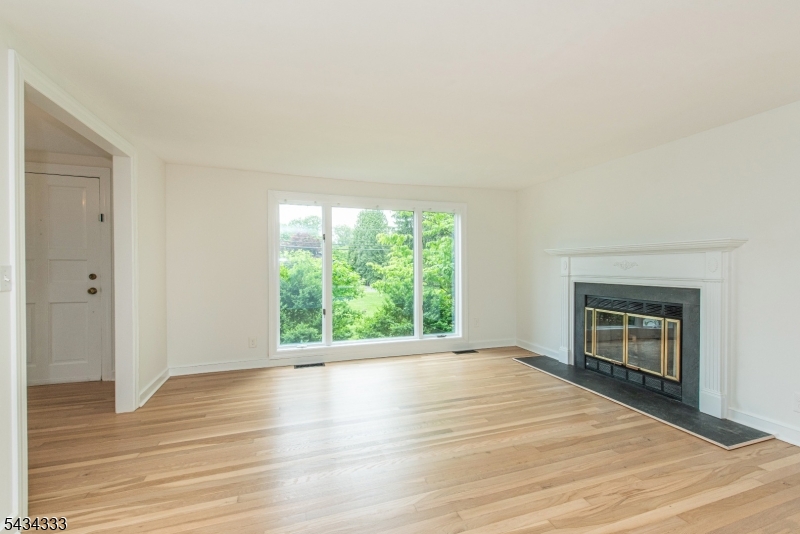 163 Sand Spring Rd