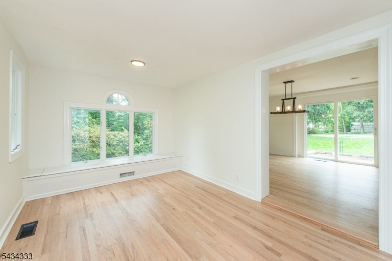 163 Sand Spring Rd