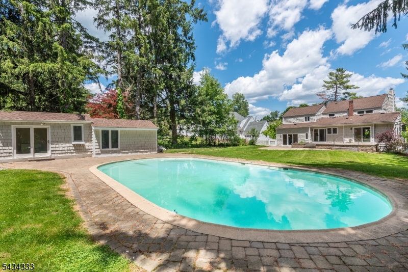 163 Sand Spring Rd