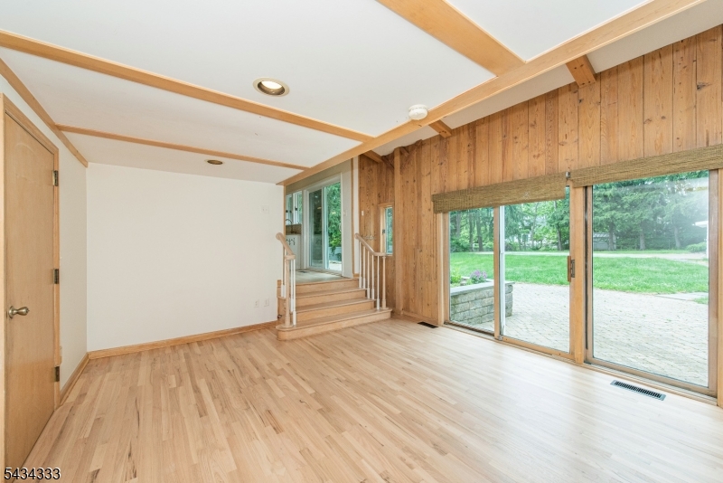 163 Sand Spring Rd