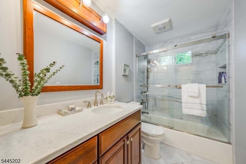 61 Glenwood Rd