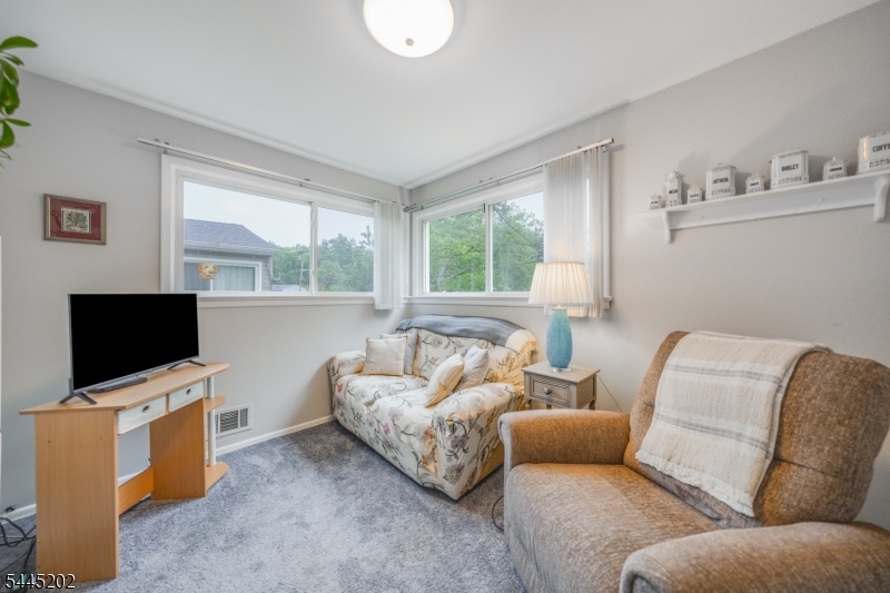 61 Glenwood Rd