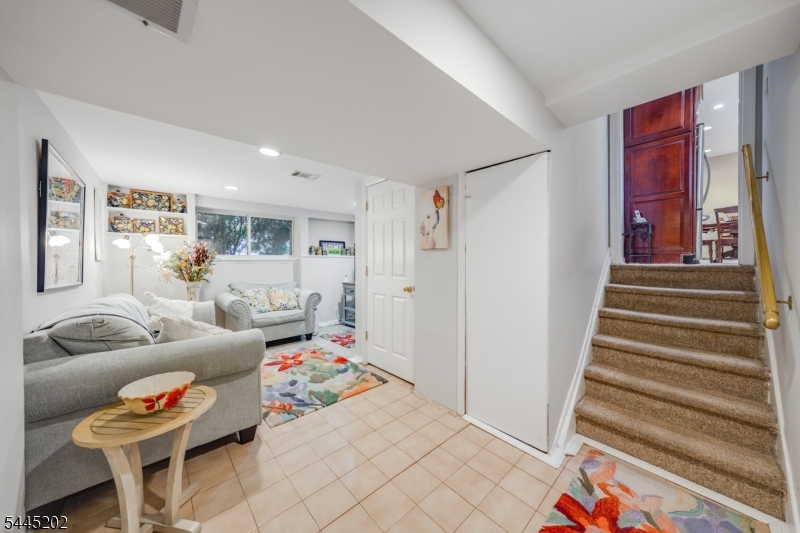 61 Glenwood Rd