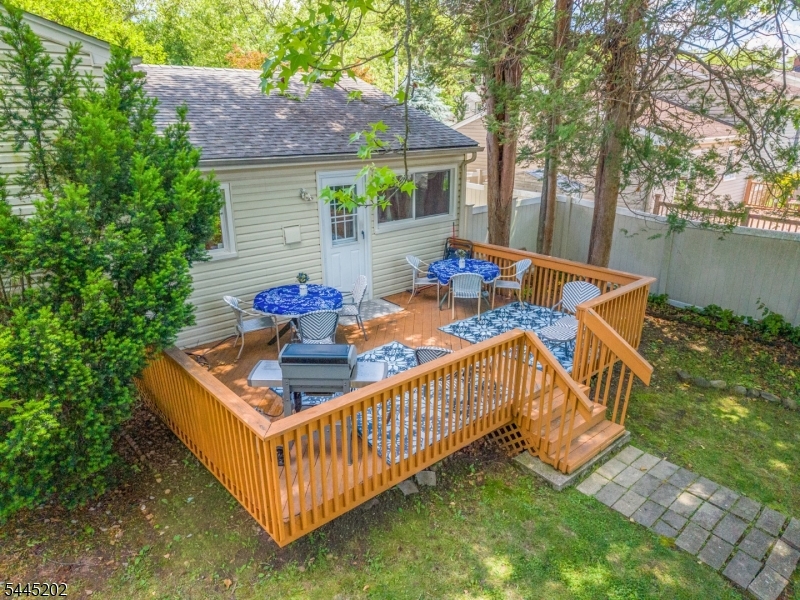 61 Glenwood Rd