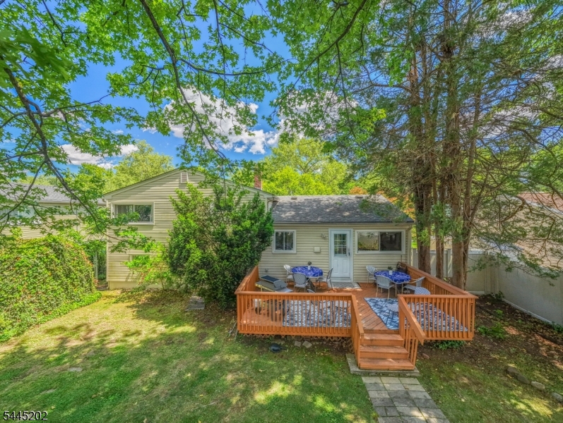 61 Glenwood Rd
