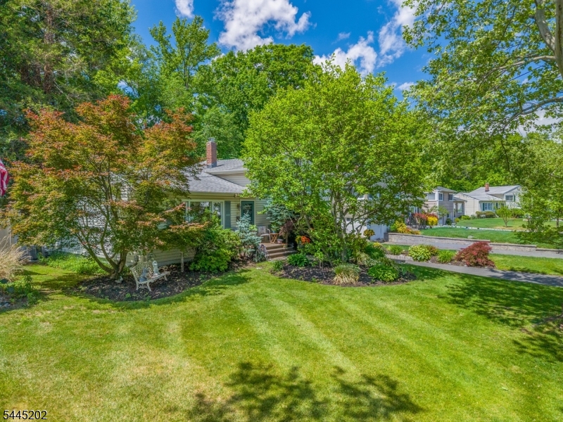 61 Glenwood Rd