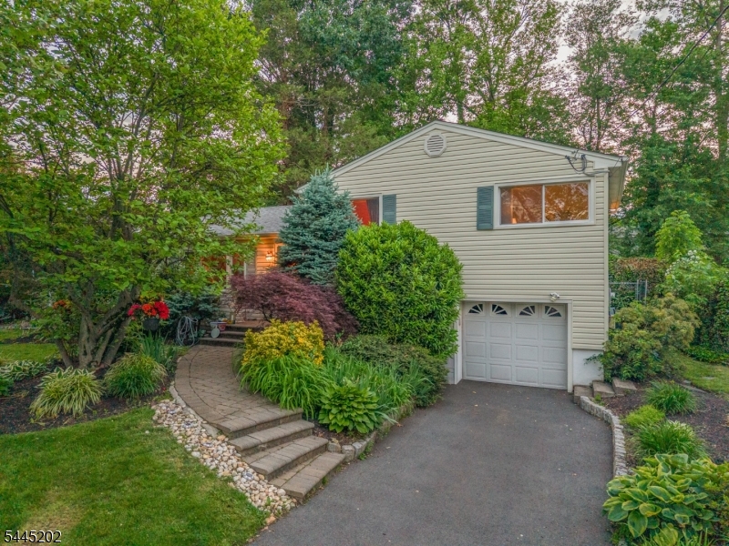 61 Glenwood Rd