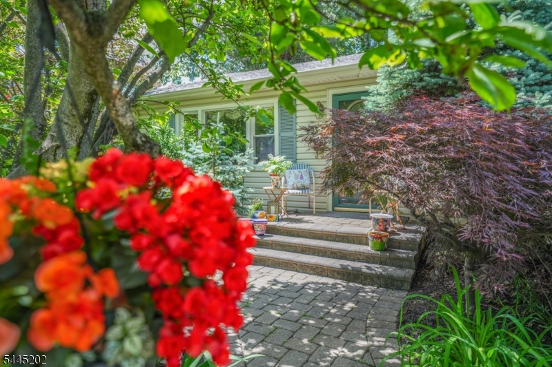 61 Glenwood Rd
