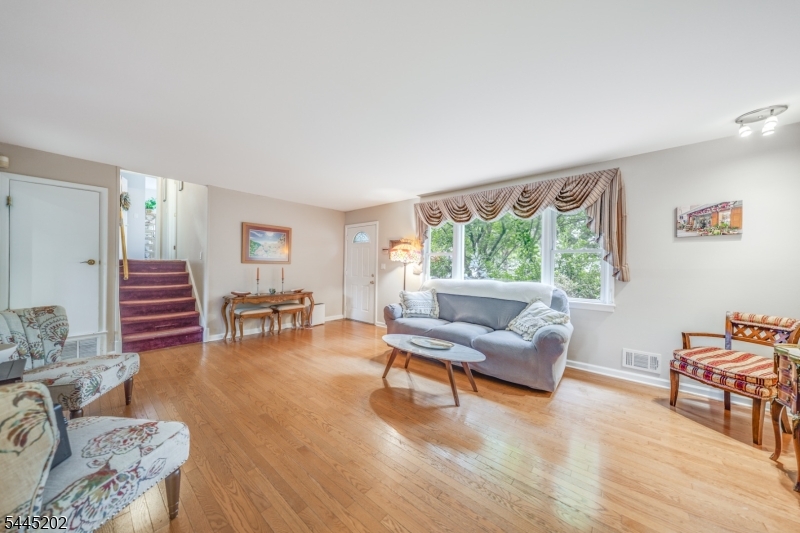 61 Glenwood Rd