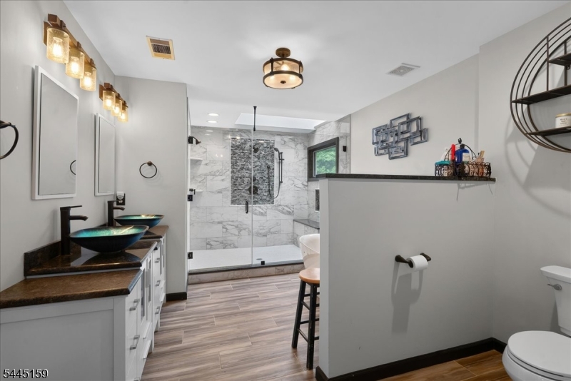 12 Angelo Dr