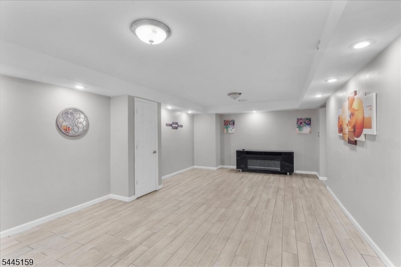 12 Angelo Dr