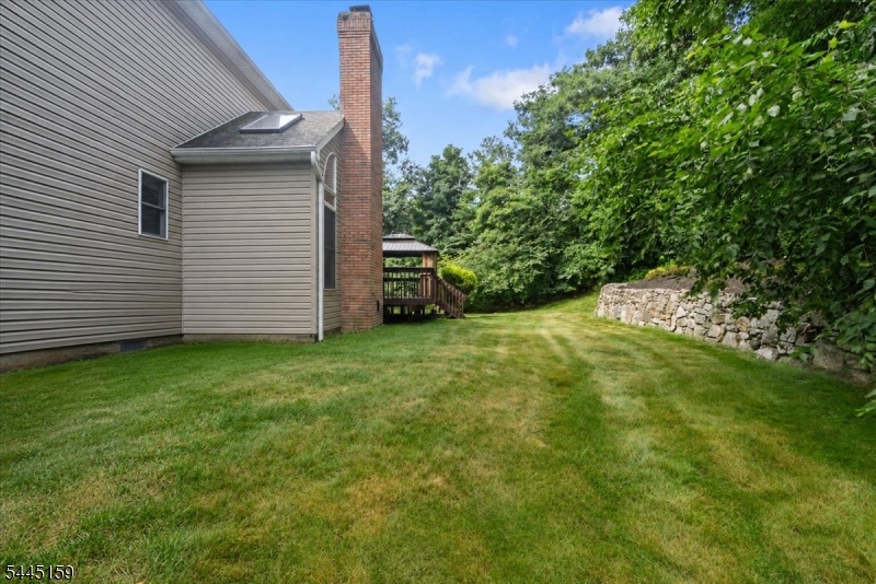 12 Angelo Dr