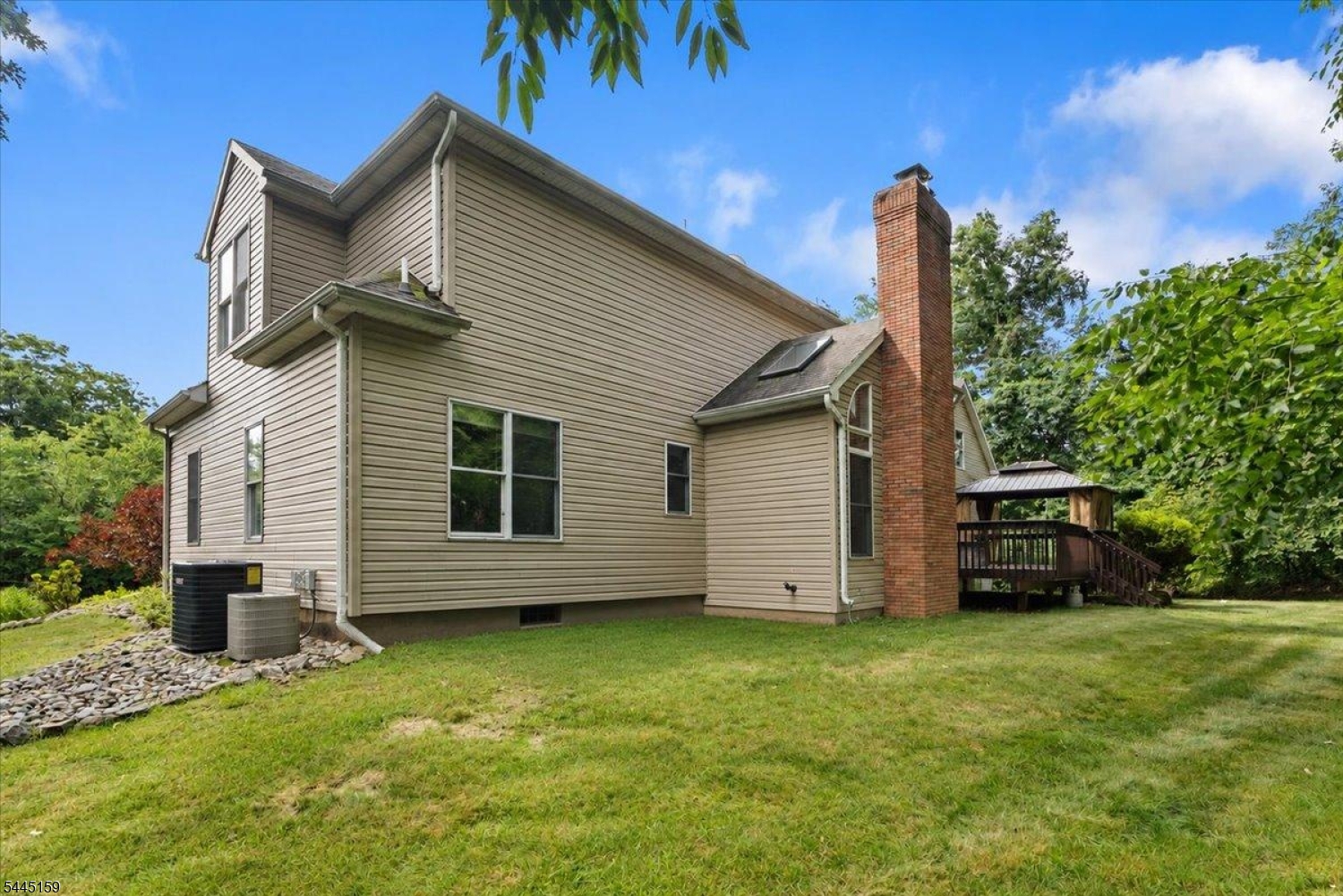 12 Angelo Dr