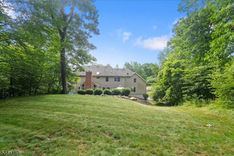 12 Angelo Dr