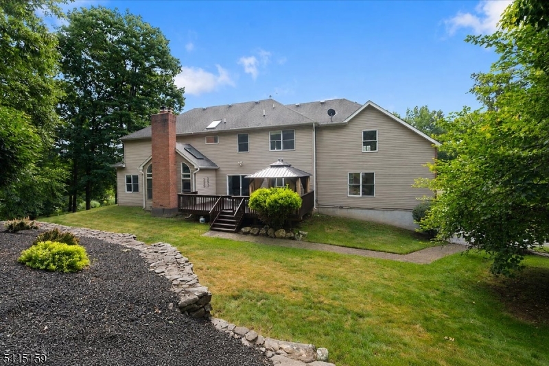 12 Angelo Dr