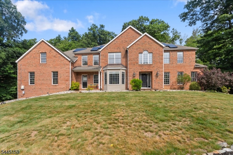 12 Angelo Dr