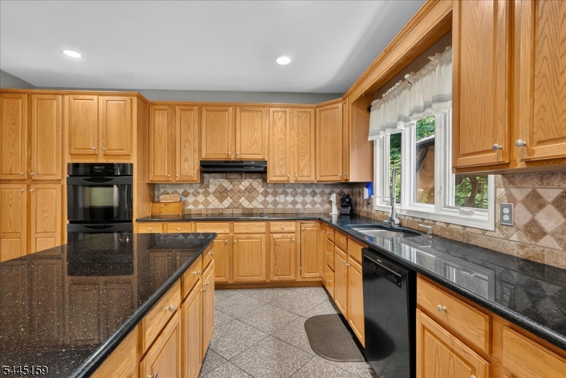 12 Angelo Dr