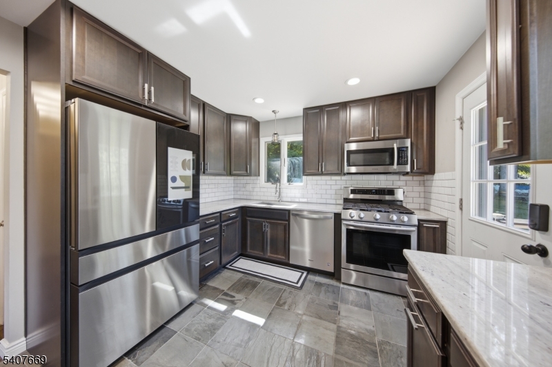 27 Jefferson Ter