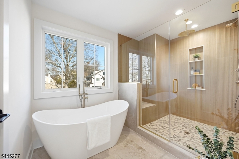 25 Claremont Ave