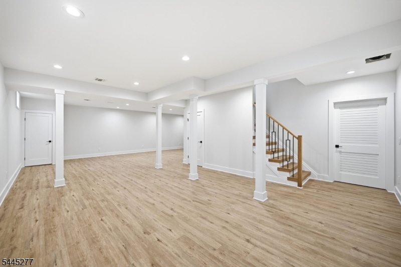 25 Claremont Ave