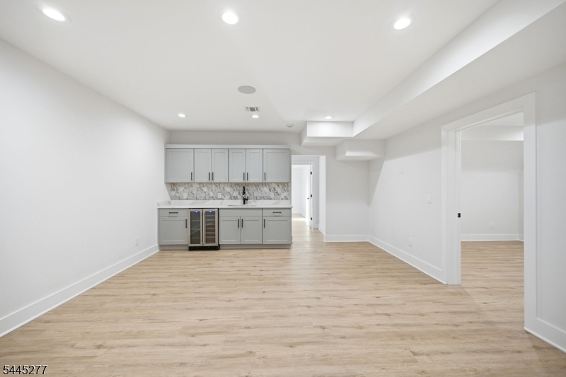 25 Claremont Ave