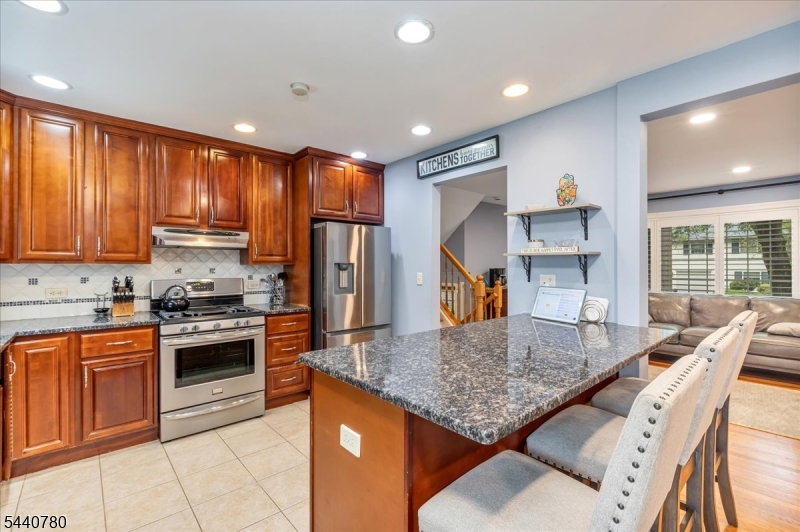 2104 Shady Ln