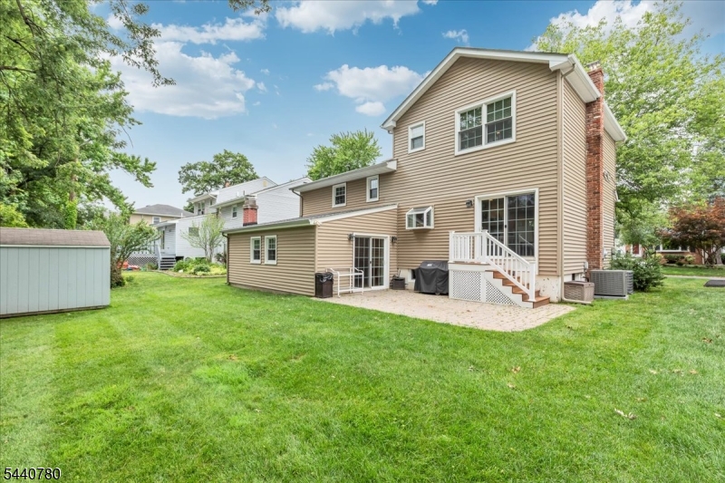 2104 Shady Ln