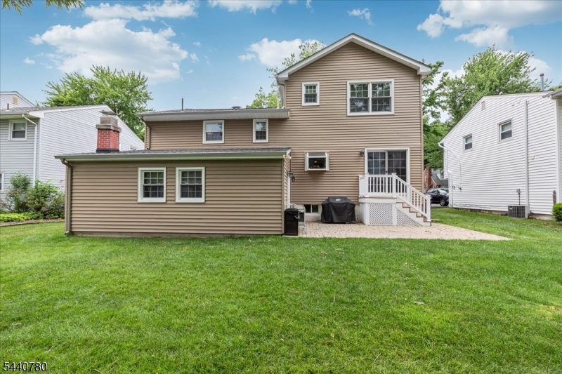 2104 Shady Ln
