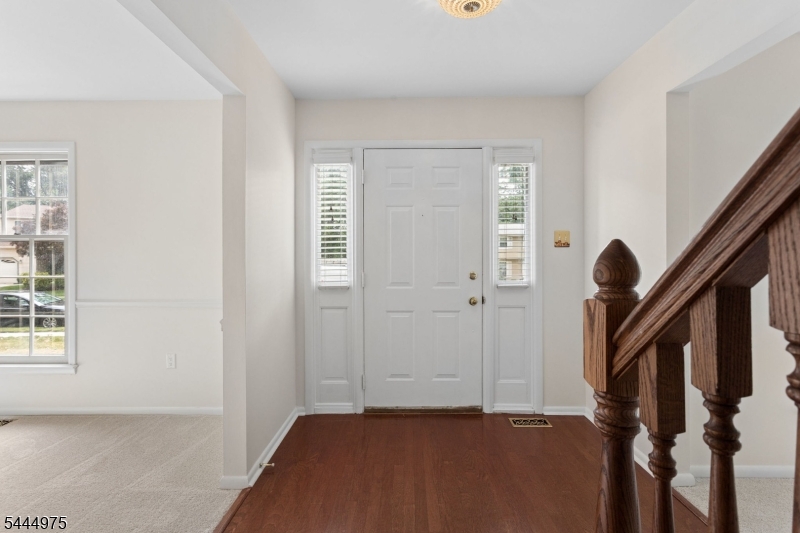 12 Shadow Oak Ct