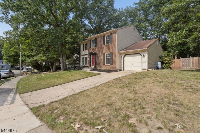 12 Shadow Oak Ct