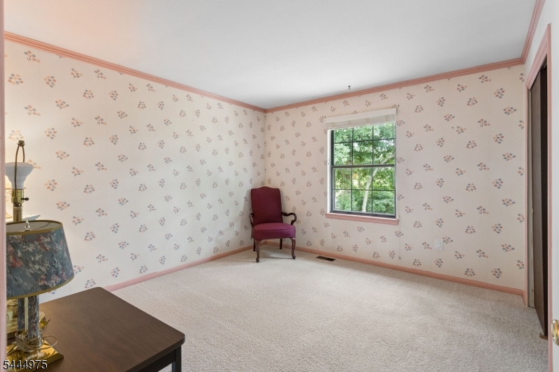 12 Shadow Oak Ct